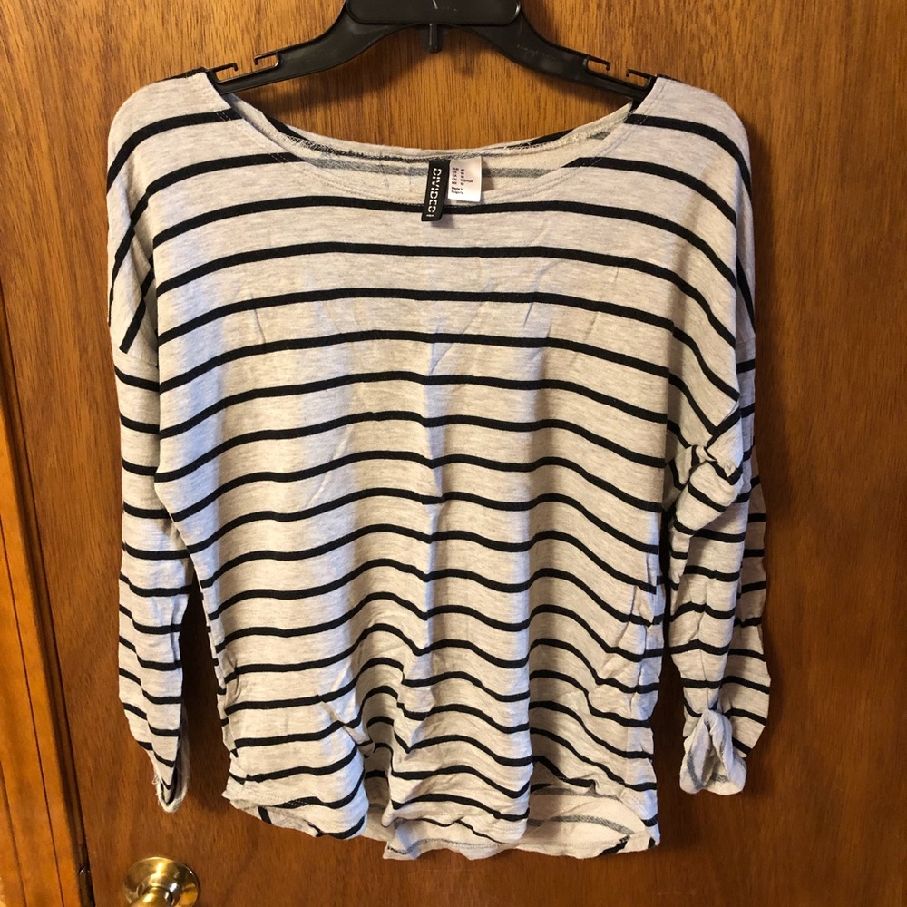 H&M Grey and black striped crop shirt
